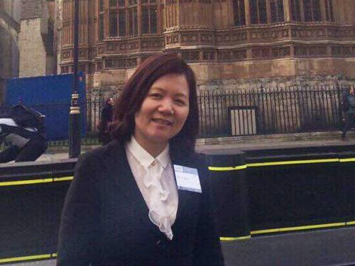 Bé trai 10 tuổi bị mẹ đẻ và bố dượng bạo hành, đánh gãy xương đùi - 2