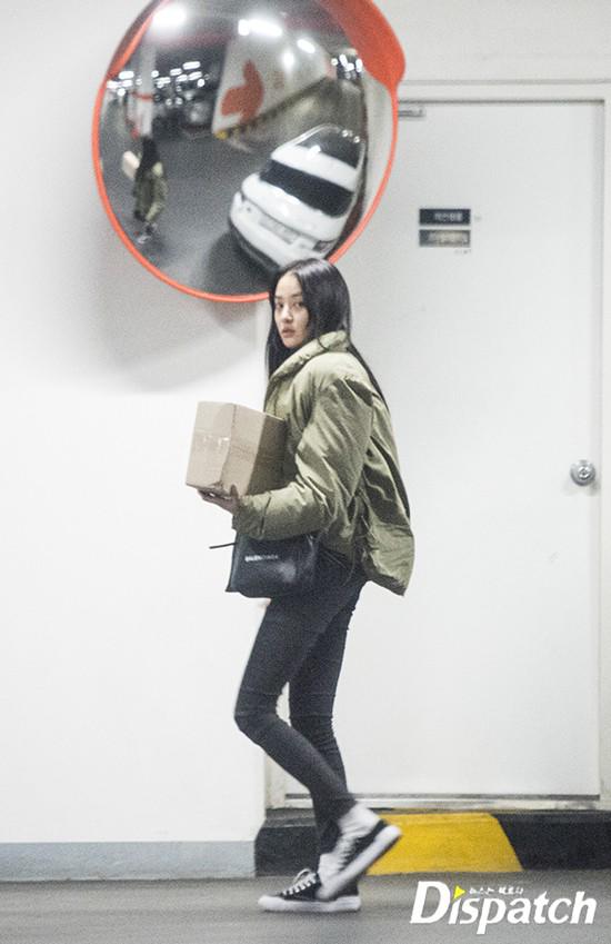 Bất ngờ khi cặp đôi mở màn cho năm 2018 chính là G-Dragon và bạn gái mới - 3