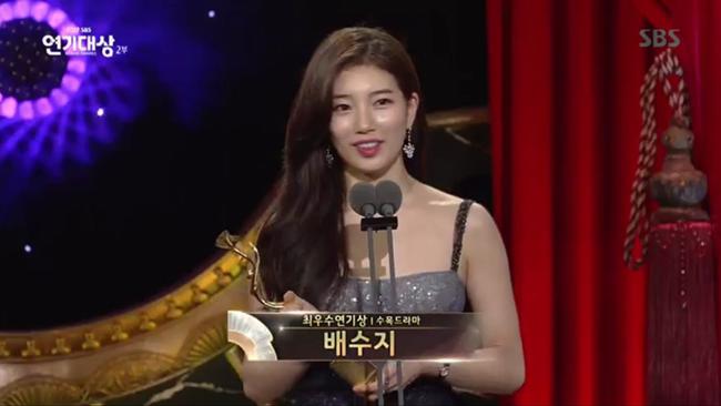 Mới chia tay Lee Min Ho, Suzy diện váy tựa amp;#34;nữ thầnamp;#34; cùng mỹ nam khác trở thành amp;#34;best coupleamp;#34; - 4