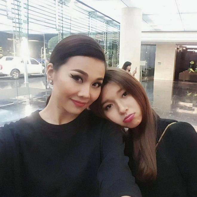Thanh Hằng úp mở hình ảnh về amp;#34;nửa kiaamp;#34; ngay ngày đầu tiên của năm 2018 - 5