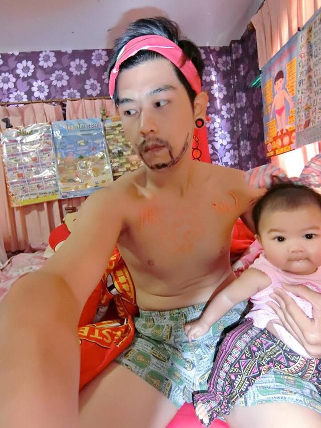 Làm đủ trò để con vui, ông bố điển trai Thái Lan được dân mạng khen nức nở - 9