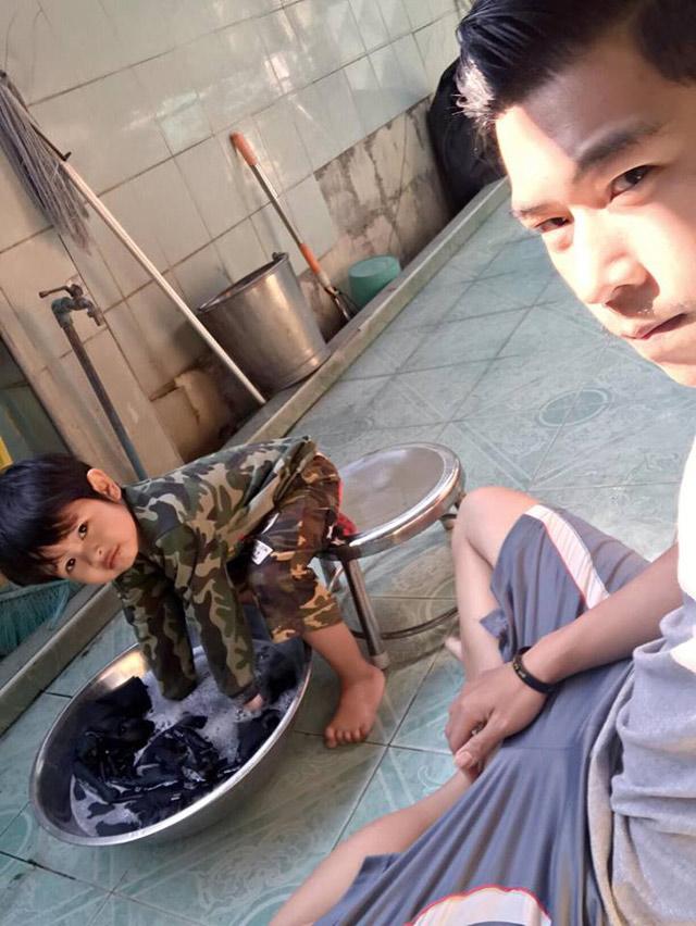 Làm đủ trò để con vui, ông bố điển trai Thái Lan được dân mạng khen nức nở - 14