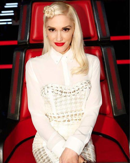 NÓNG: Sau Katy Perry và Rihanna, lại một ca sĩ quốc tế nữa chọn đồ Công Trí biểu diễn - 1