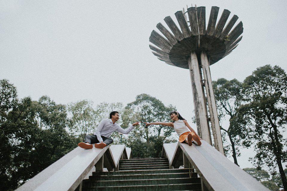 “Ông chú ế” tỏ tình chớp nhoáng giữa rạp chiếu phim, tán được vợ trẻ hơn chục tuổi - 15