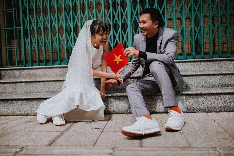 “Ông chú ế” tỏ tình chớp nhoáng giữa rạp chiếu phim, tán được vợ trẻ hơn chục tuổi - 4