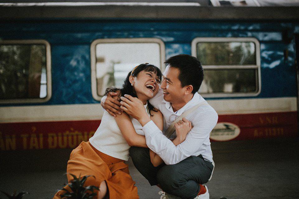 “Ông chú ế” tỏ tình chớp nhoáng giữa rạp chiếu phim, tán được vợ trẻ hơn chục tuổi - 8