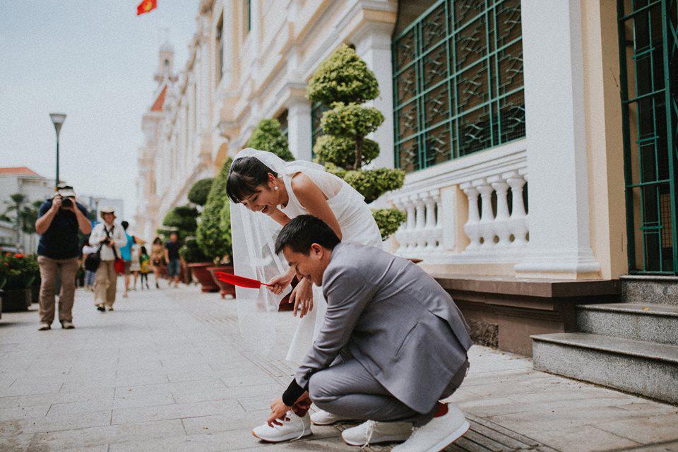 “Ông chú ế” tỏ tình chớp nhoáng giữa rạp chiếu phim, tán được vợ trẻ hơn chục tuổi - 9