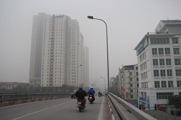 Sương mù bao trùm Hà Nội suốt ngày làm việc đầu tiên của năm 2018 - 9