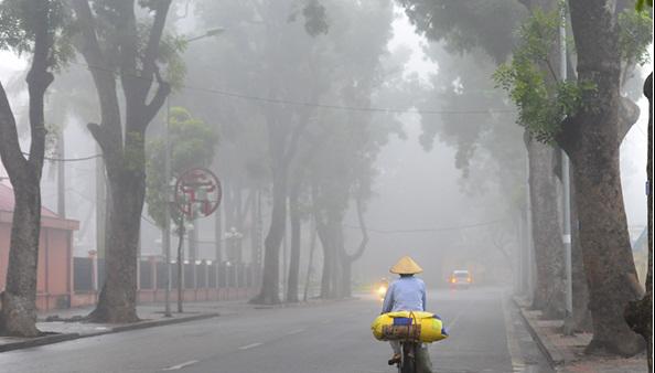 Thời tiết ngày đi làm đầu tiên năm 2018: Hà Nội sương mù dày đặc, TP.HCM nguy cơ ngập - 1
