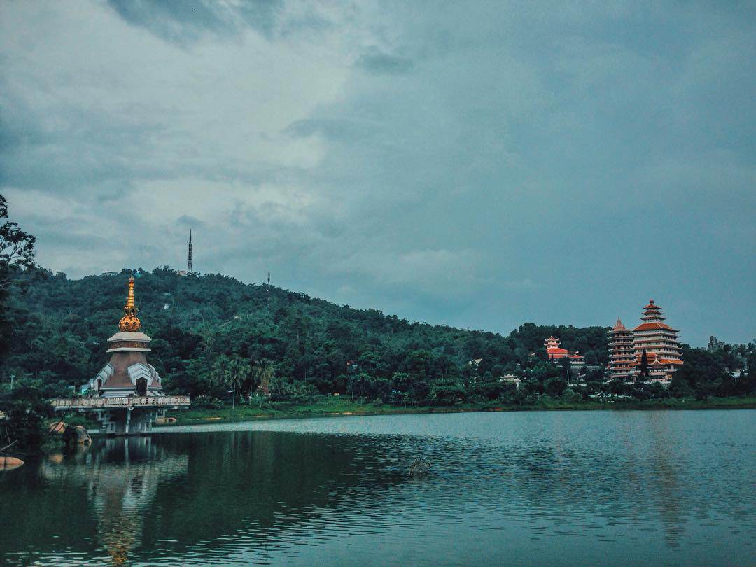 Khám phá núi Cấm và tượng Phật Di Lặc khổng lồ ở An Giang - 10