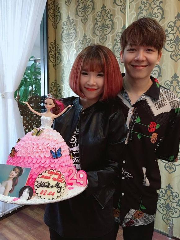 Khởi My đón sinh nhật tuổi 29 ấm áp bên mẹ chồng trẻ đẹp - 4