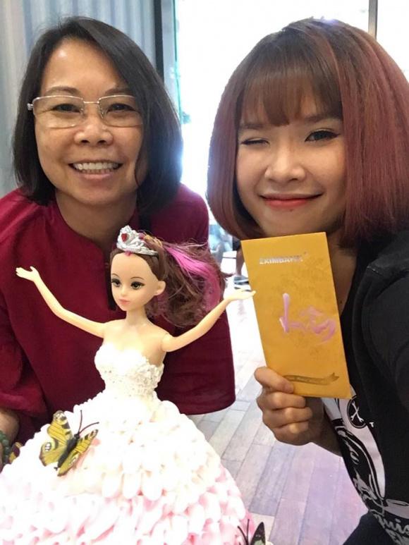 Khởi My đón sinh nhật tuổi 29 ấm áp bên mẹ chồng trẻ đẹp - 3