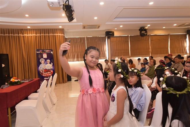 amp;#34;Mẹ Cámamp;#34; Huỳnh Lập bất ngờ ngồi ghế nóng chương trình từng từ chối danh hài Trấn Thành - 4