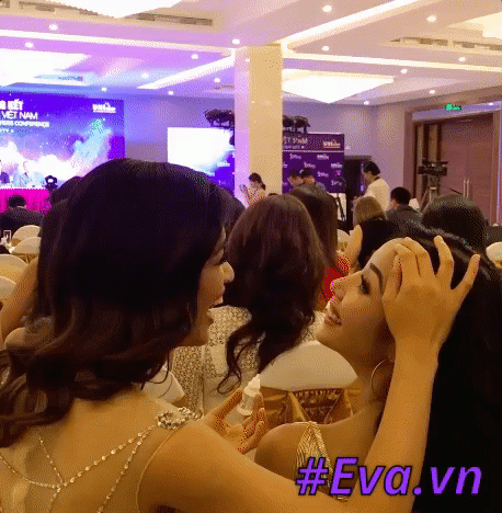 Đây chính là khoảnh khắc đẹp và ngọt ngào nhất Hoa hậu Hoàn vũ Việt Nam 2017 - 5