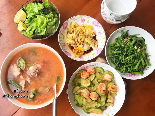 Mâm cơm đầy ắp của cô nàng FA khiến những ai có gia đình cũng phải ghen tị - 17