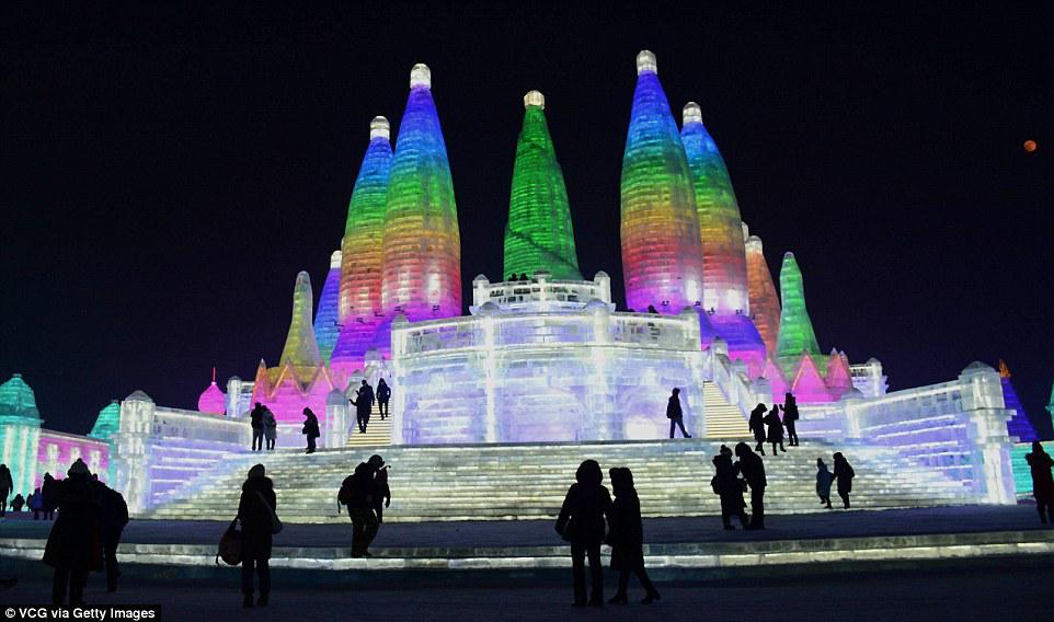 Chiêm ngưỡng thành phố băng tuyết tuyệt đẹp trong lòng Trung Quốc - 3