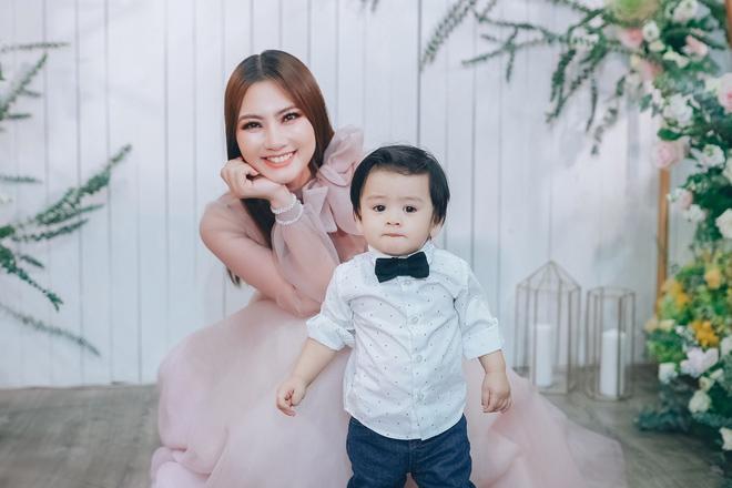 Diễn viên Ngọc Lan khoe con trai tròn 1 tuổi ngày càng bụ bẫm và đáng yêu - 2