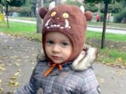 Tin tức - Đang đi bộ cùng mẹ sang nhà ngoại, bé 21 tháng tử vong vì một người nhảy lầu đè bẹp