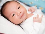 Làm mẹ - Bé 40 ngày tuổi hay bị ọc sữa mẹ, nguyên nhân do đâu?