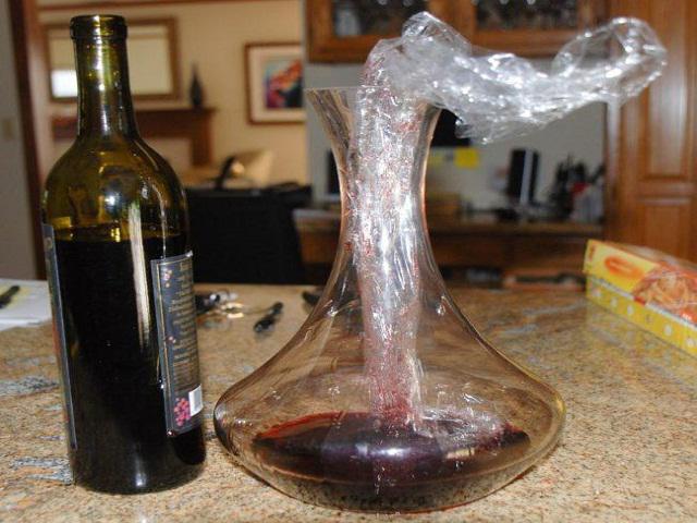 Màng bọc thực phẩm mỏng manh mà lại có cả tá công dụng không ai ngờ