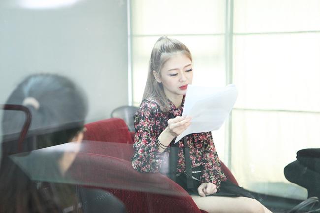 Quỳnh Chi nổi bật tại buổi casting Vì sao đưa anh tới bản Việt, liệu có là amp;#34;mợ chảnhamp;#34;? - 10