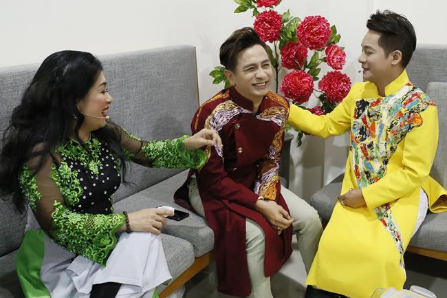 Khoảnh khắc độc nhất vô nhị lần đầu được hé lộ của Hồng Vân – Đức Hải - 9