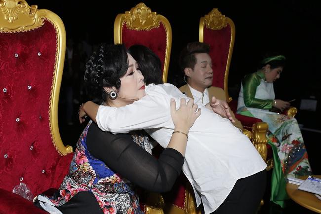 Khoảnh khắc độc nhất vô nhị lần đầu được hé lộ của Hồng Vân – Đức Hải - 4