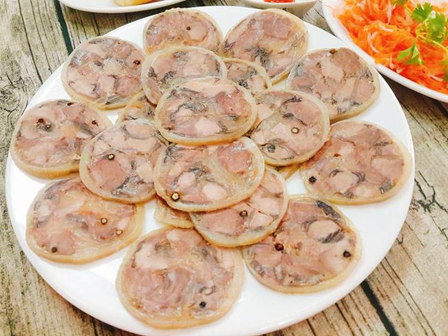 Mẹ 2 con chia sẻ cách làm món thịt nguội phiên bản Việt siêu ngon ngày Tết - 2