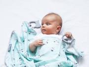 Trẻ sơ sinh khó đi ngoài, nguyên nhân vì sao?