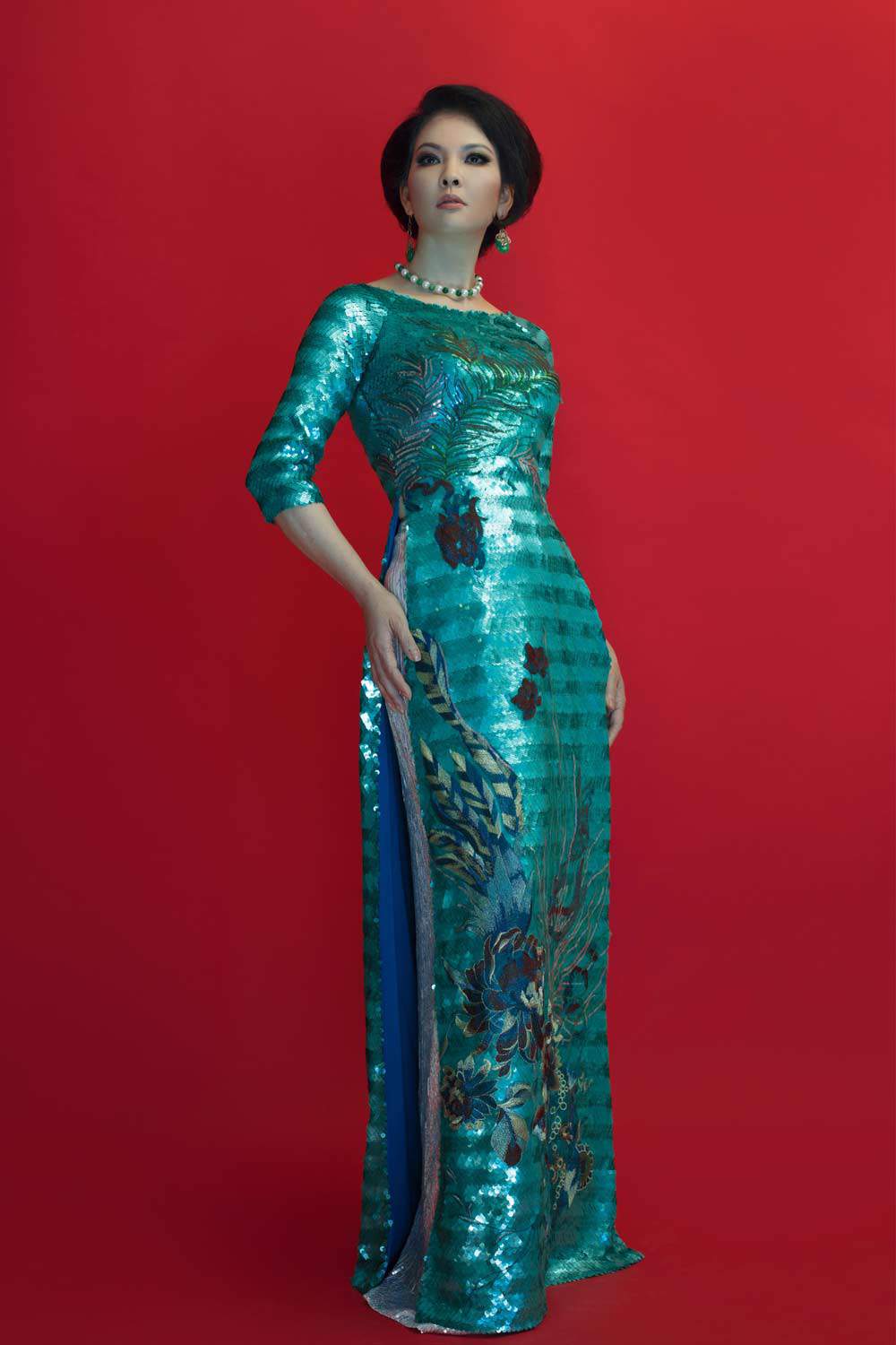 Người đẹp Hương Thuỷ khoe thần thái đỉnh cao với loạt áo dài sequin - 6