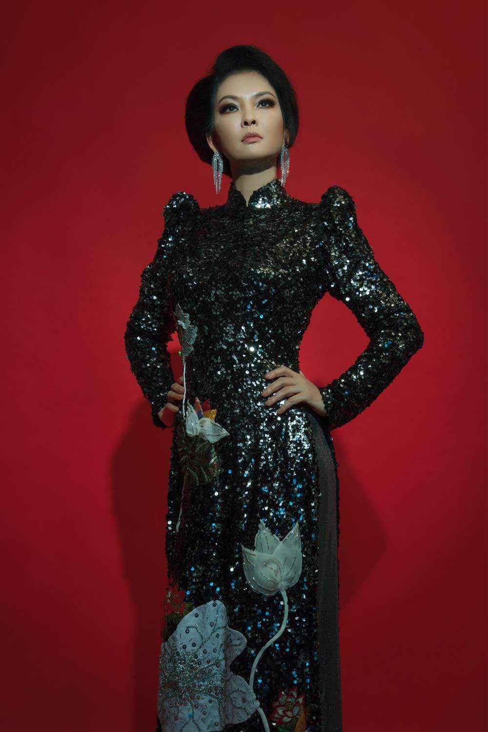 Người đẹp Hương Thuỷ khoe thần thái đỉnh cao với loạt áo dài sequin - 4