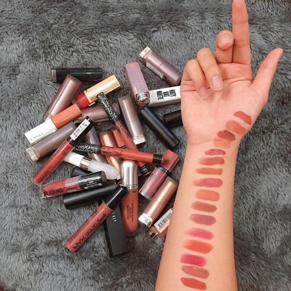 Trang điểm thôi chưa đủ, Đào Bá Lộc còn khiến chị em ghen tỵ vì gia tài toàn là son - 6