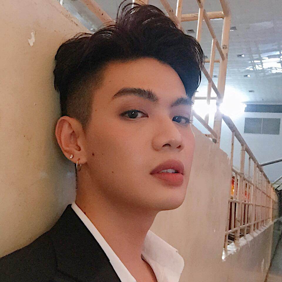 Trang điểm thôi chưa đủ, Đào Bá Lộc còn khiến chị em ghen tỵ vì gia tài toàn là son - 3