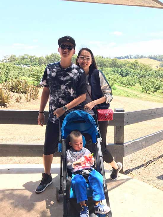 Vợ chồng siêu mẫu Ngọc Thạch cực sang chảnh khi ngồi trực thăng ngắm cảnh ở Úc - 2