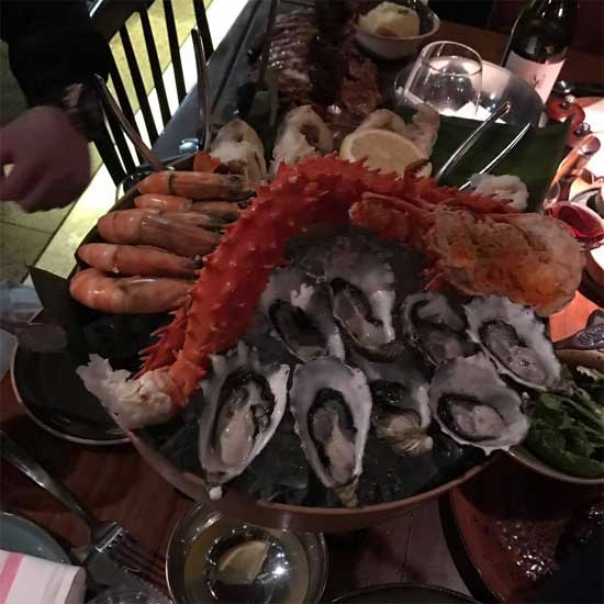 Vợ chồng siêu mẫu Ngọc Thạch cực sang chảnh khi ngồi trực thăng ngắm cảnh ở Úc - 5