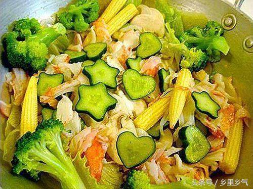 Độc đáo giống dưa chuột hình ngôi sao, trái tim gây sốt khắp thế giới - 1