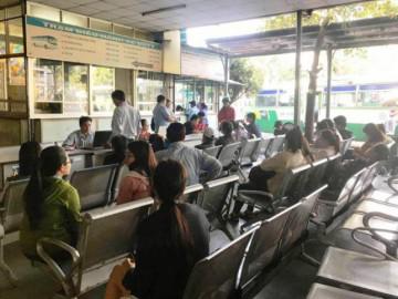 Ngày đầu bán vé Tết 2018, bến xe Miền Đông bất ngờ vắng khách