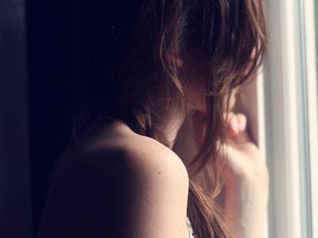 Đàn bà còn yêu, không ai cản nổi, đàn bà cạn tình, chẳng ai ngờ hết