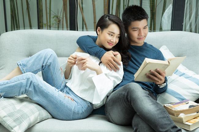 Giữa lùm xùm chia tay Trường Giang, Nhã Phương ôm hôn, hạnh phúc bên người đàn ông khác - 5