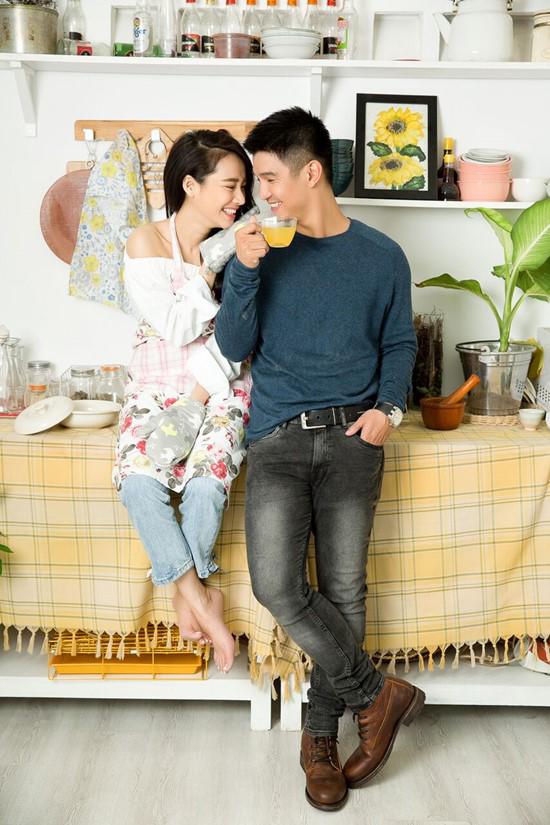 Giữa lùm xùm chia tay Trường Giang, Nhã Phương ôm hôn, hạnh phúc bên người đàn ông khác - 6