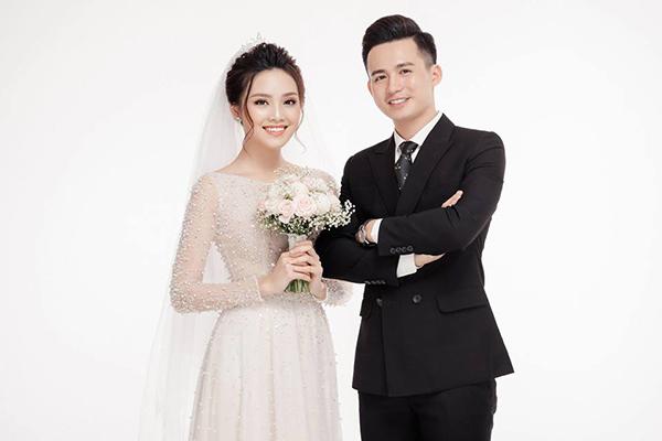 amp;#34;Hoa hậu khả áiamp;#34; yêu amp;#34;Hotboy cảnh sátamp;#34;, ảnh cưới phông trắng vẫn đẹp hết phần thiên hạ - 9