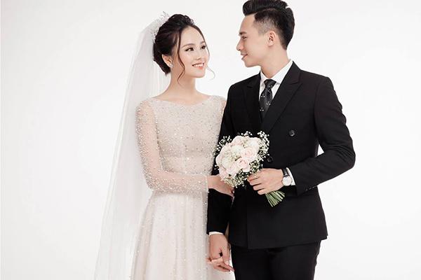 amp;#34;Hoa hậu khả áiamp;#34; yêu amp;#34;Hotboy cảnh sátamp;#34;, ảnh cưới phông trắng vẫn đẹp hết phần thiên hạ - 10