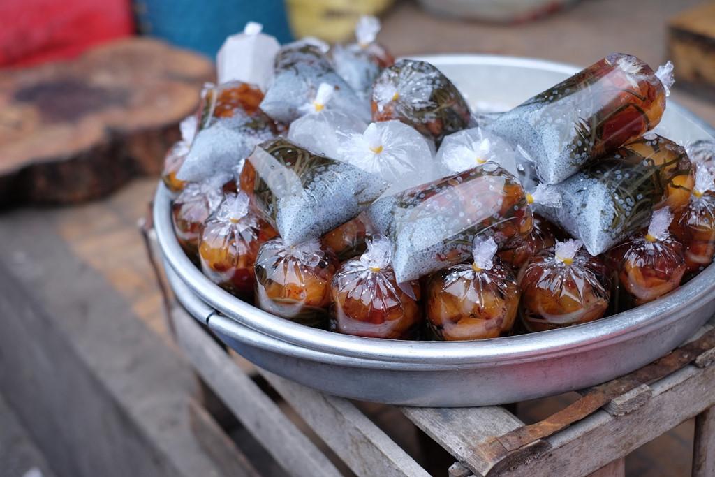 Lạc vào thiên đường quà vặt chợ Châu Đốc - An Giang - 14