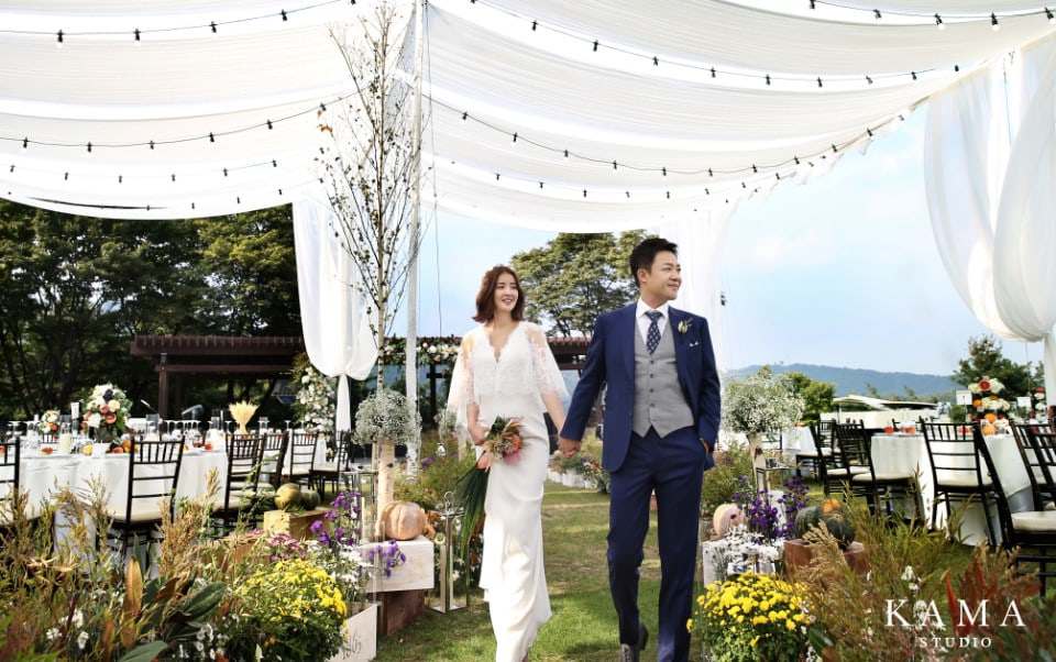 Ngôi sao 24/7: Lục lại ảnh cưới Giả Nãi Lượng amp;#34;hôn chânamp;#34; Lý Tiểu Lộ khiến fan xót xa - 9