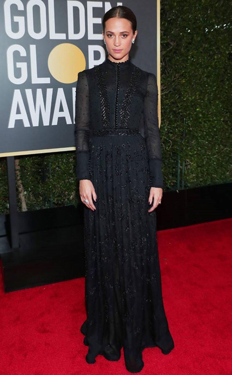 Bất ngờ lý do Angelina Jolie, mỹ nhân 50 sắc thái cùng loạt Sao amp;#34;đen xìamp;#34; trên thảm đỏ - 8