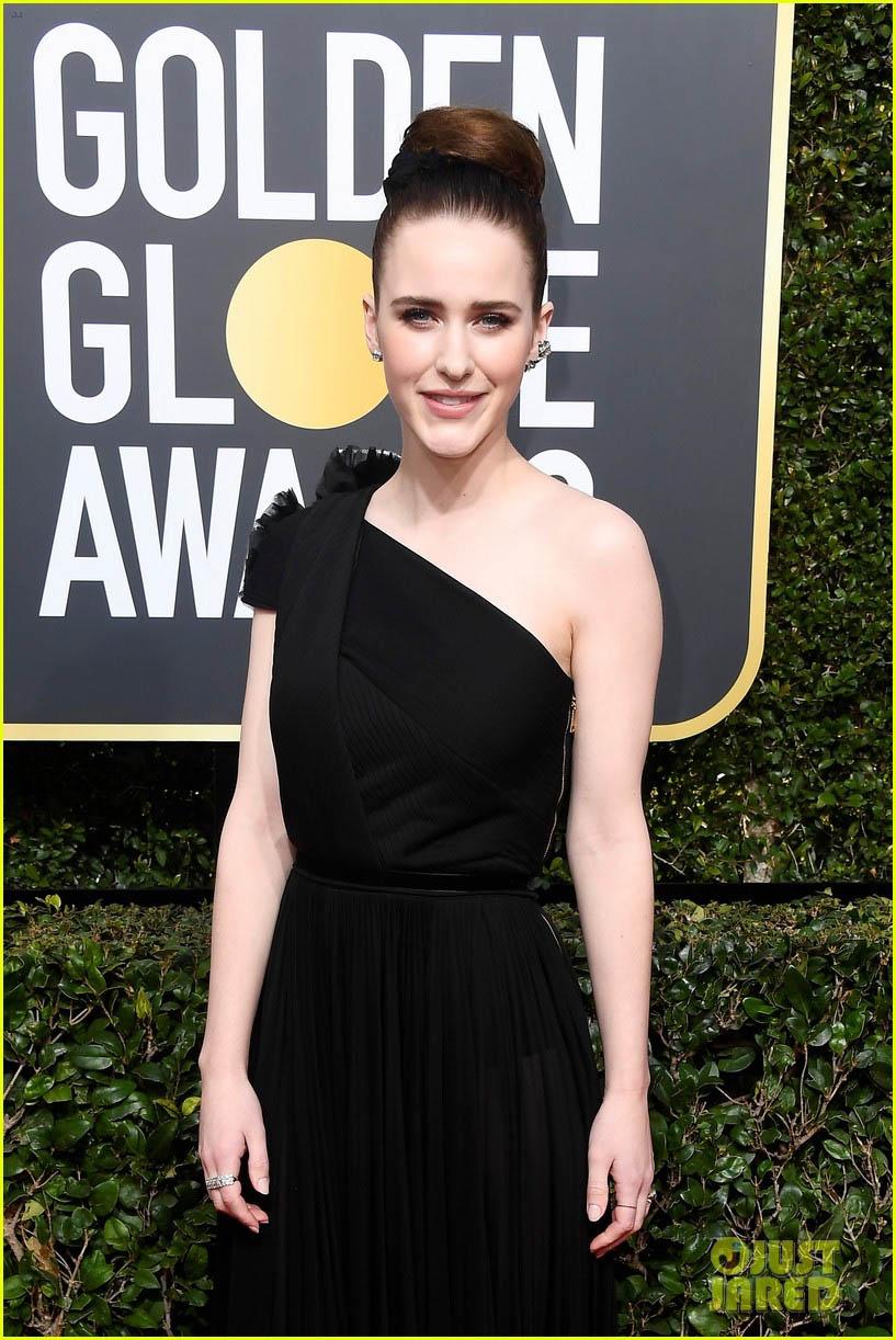 Bất ngờ lý do Angelina Jolie, mỹ nhân 50 sắc thái cùng loạt Sao amp;#34;đen xìamp;#34; trên thảm đỏ - 12