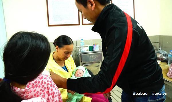 Đi đẻ ngày lạnh buốt: Tiếng khóc con chào đời xua tan mọi giá rét ngoài kia - 7