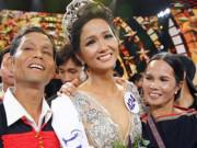 Làng sao - Bố H'Hen Niê: "Mình phải mượn 1 triệu từ chỗ làm thuê để đi xem con gái thi Hoa hậu"