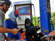 Mua sắm - Giá cả - Xăng RON 95 tăng giá mạnh do đâu?