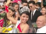 Thời trang - Tân Hoa hậu Hoàn vũ Việt Nam 2017 H’Hen Niê rạng rỡ ngày trở về
